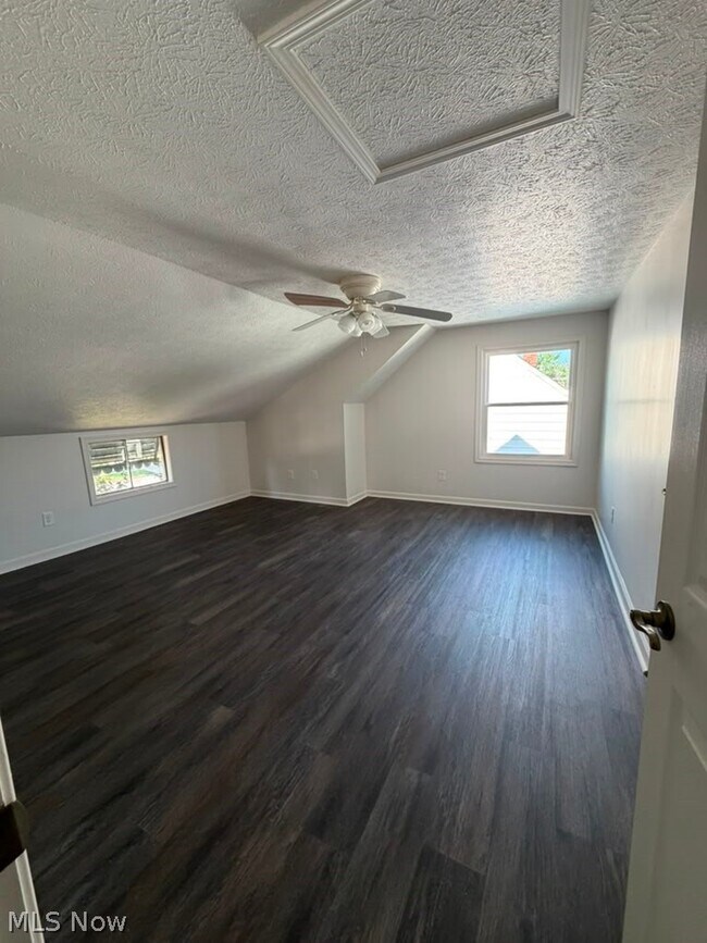 Building Photo - 26381 Drakefield Ave