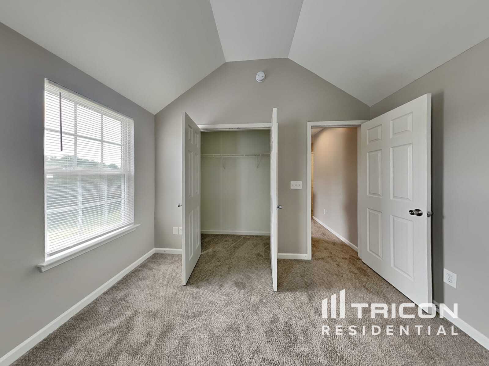 Building Photo - 526 Tansy Dr