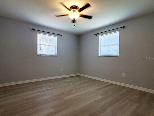 Building Photo - 507 Vine Ave