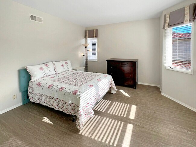 Building Photo - 9761 Claiborne Square