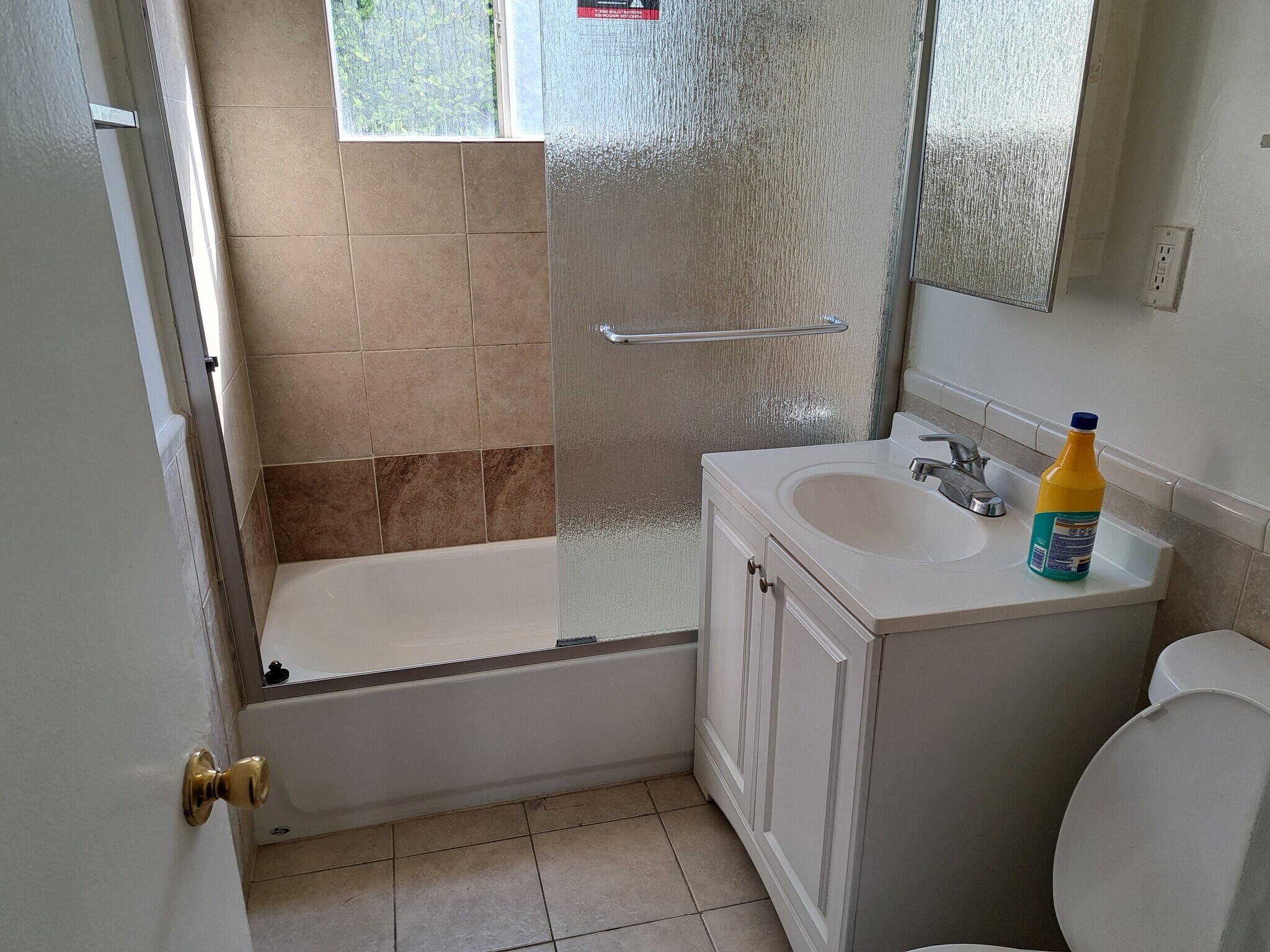 Building Photo - 630 Westbourne Dr