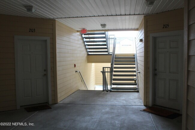 Building Photo - 8227 Lobster Bay Ct
