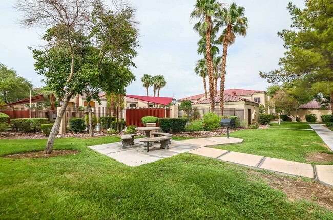 Building Photo - 7885 W Flamingo Rd
