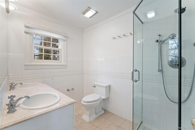 Building Photo - 14 Wakefield Rd