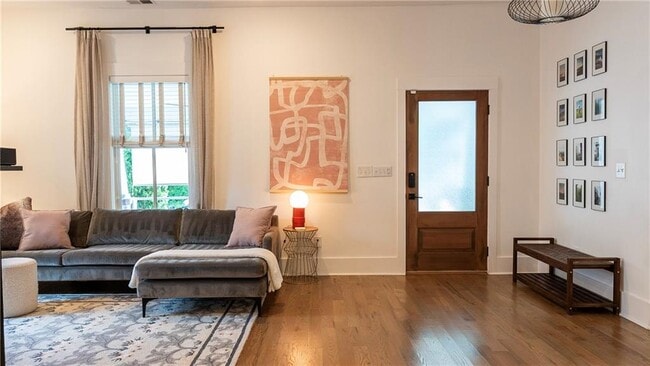 Building Photo - 1021 Lawton Ave SW