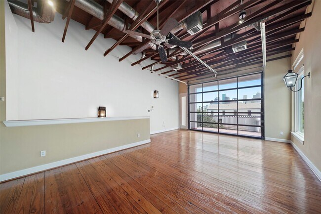 Building Photo - 1514 Stanford St