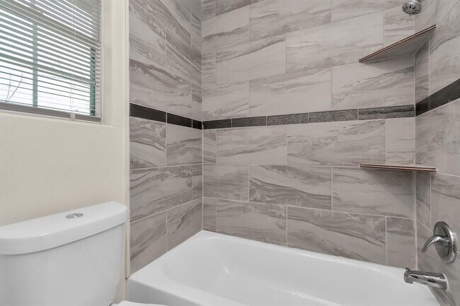 Building Photo - 1422 Hunters Park Dr