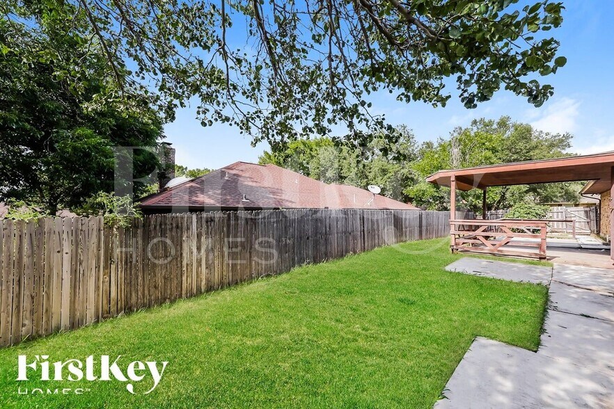 Building Photo - 3944 Misty Meadow Dr