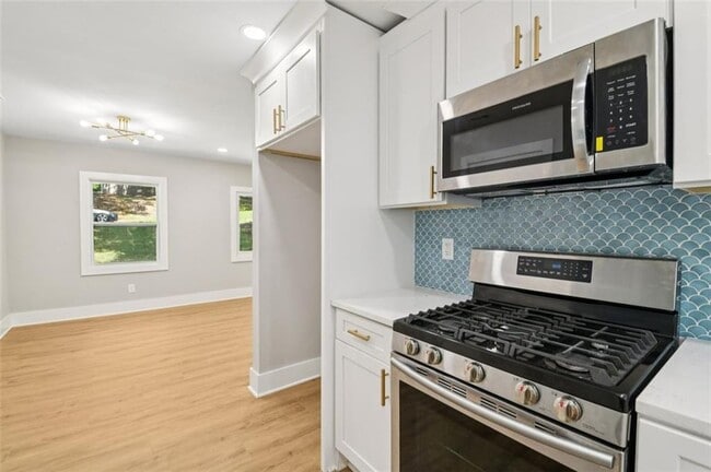 Building Photo - 2909 Diana Dr SW