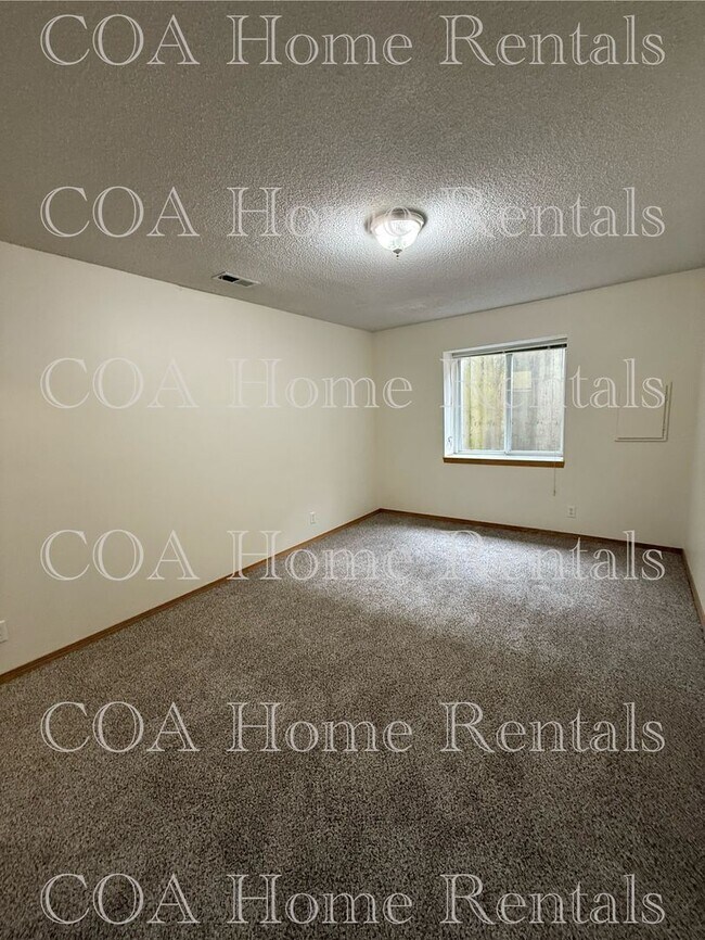 Building Photo - Meadow Park