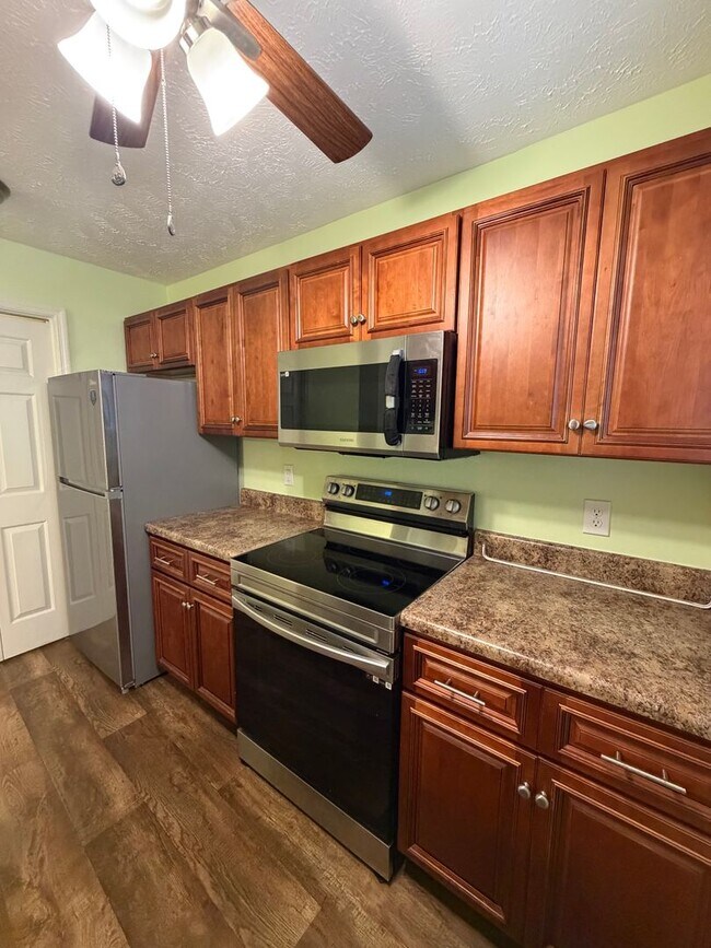 Building Photo - 341 Waterdown Dr