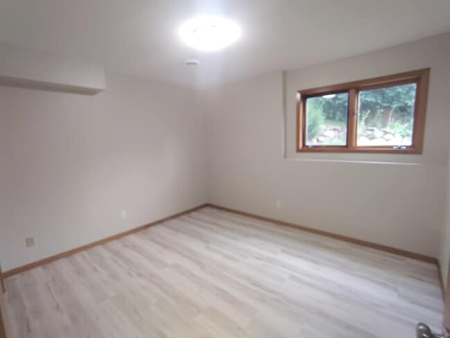 Building Photo - 701 Iroquois Ct