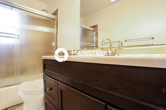 Building Photo - 3 Bedroom Pet-Friendly Home in AURORA, CO with Main Street Renewal