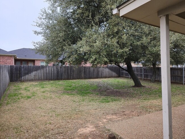 Building Photo - Foxborough addition duplex!