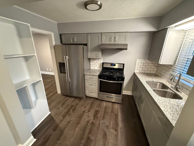 Building Photo - 2912 S 23rd St