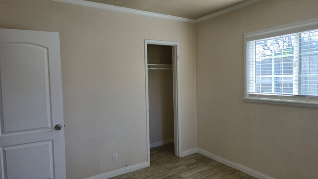 Building Photo - 2-Bedroom Single-Family Home in Pacoima – Large Fenced Yard & Garage