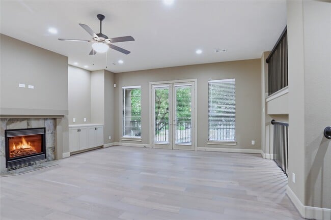 Building Photo - 1603 W 14th St