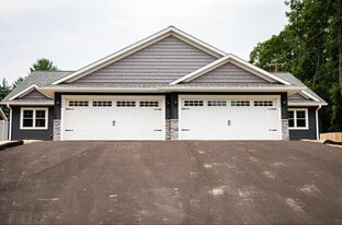Building Photo - 3428 Riverview Dr