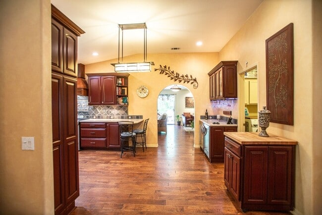 Building Photo - Gorgeous single story 3 bedroom home