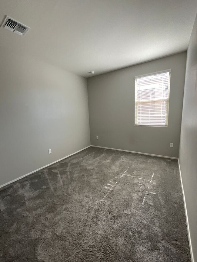 Building Photo - Mountain views in Rocking K Community