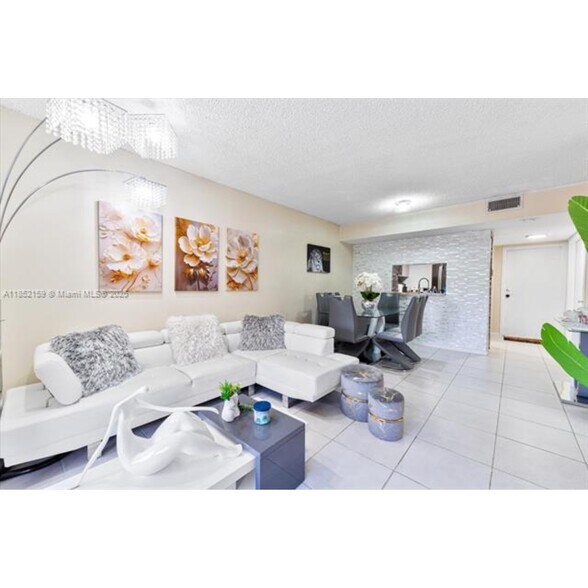 Building Photo - 8205 SW 152nd Ave