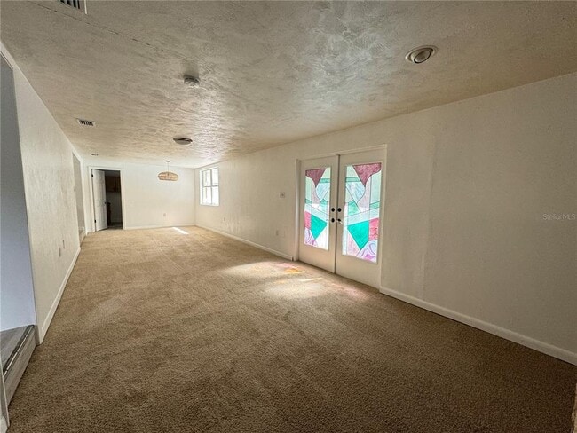 Building Photo - 611 S Seneca Blvd