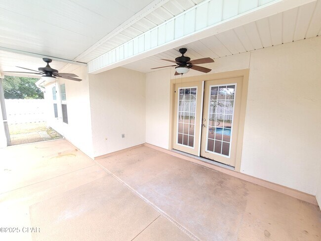 Building Photo - 3225 Azalea Cir