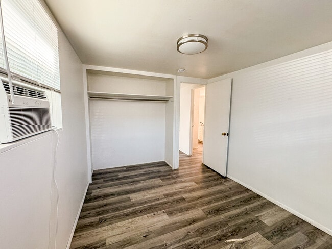 Building Photo - 775 E 820 N