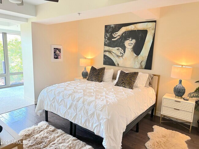Building Photo - 7117 E Rancho Vista Dr