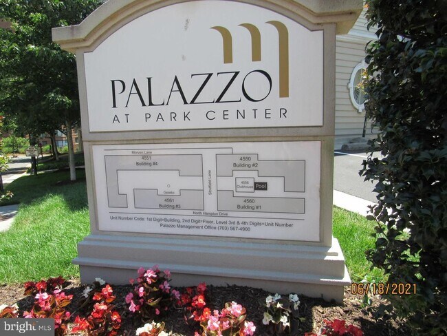 Building Photo - Gorgeous condo in a great location!