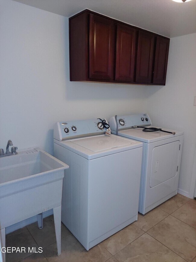 Building Photo - 11236 Horse Ranch St