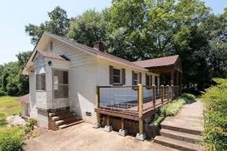 Building Photo - 2615 W Main St