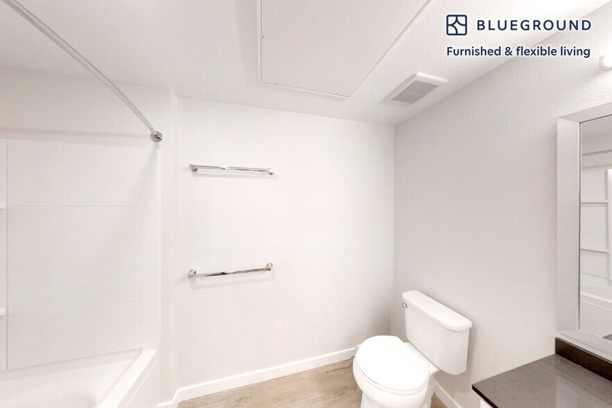 Building Photo - 6301 Shellmound St