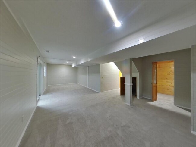 Building Photo - 13537 Dellwood Ct