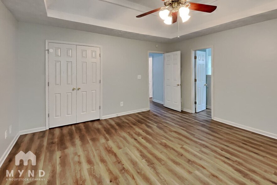 Building Photo - 10851 Southshore Ct