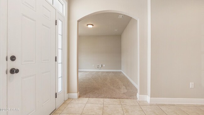 Building Photo - 221 S Shoreview Dr