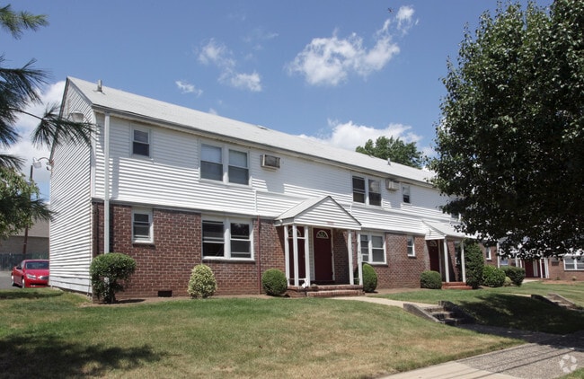 Building Photo - Monroe Gardens