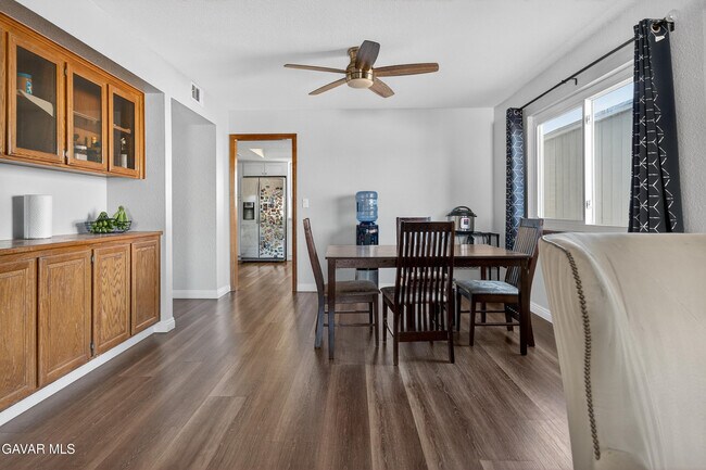 Building Photo - 41537 Poplar Cir