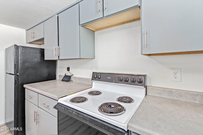 Building Photo - 2633 W Ocotillo Rd