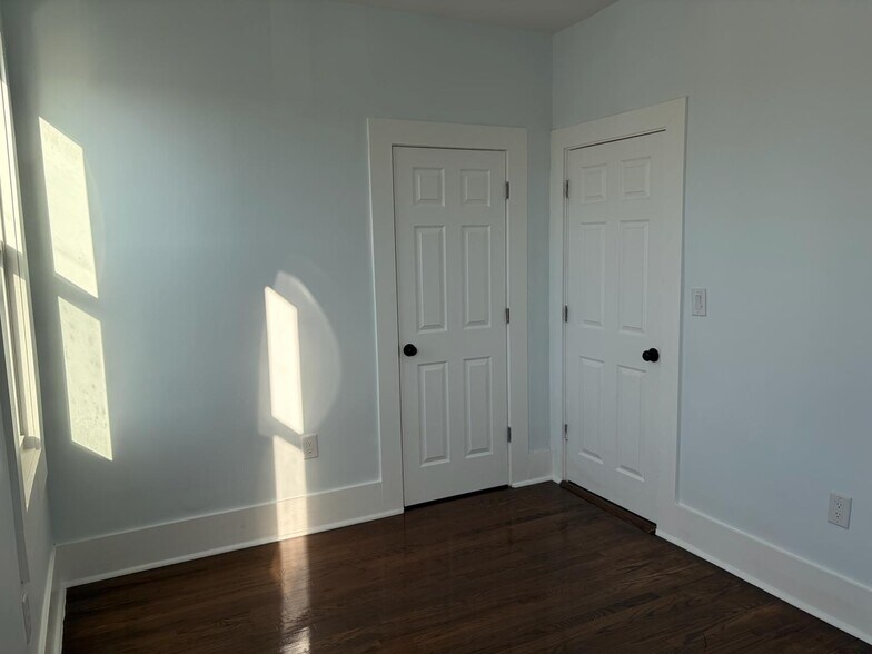 Building Photo - 329 Elizabeth Ave