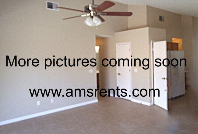 Building Photo - 4-bedroom 2-bathroom house in Chase Grove ...