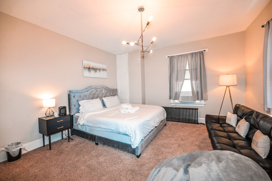 Master bedroom - 2106 Pogue Ave