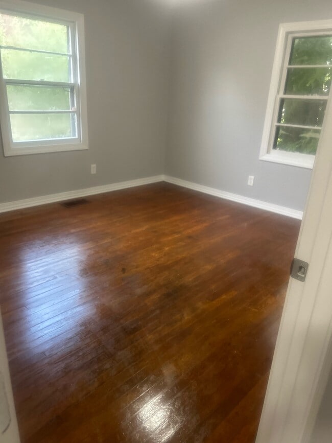 Building Photo - 408 S Foster Dr