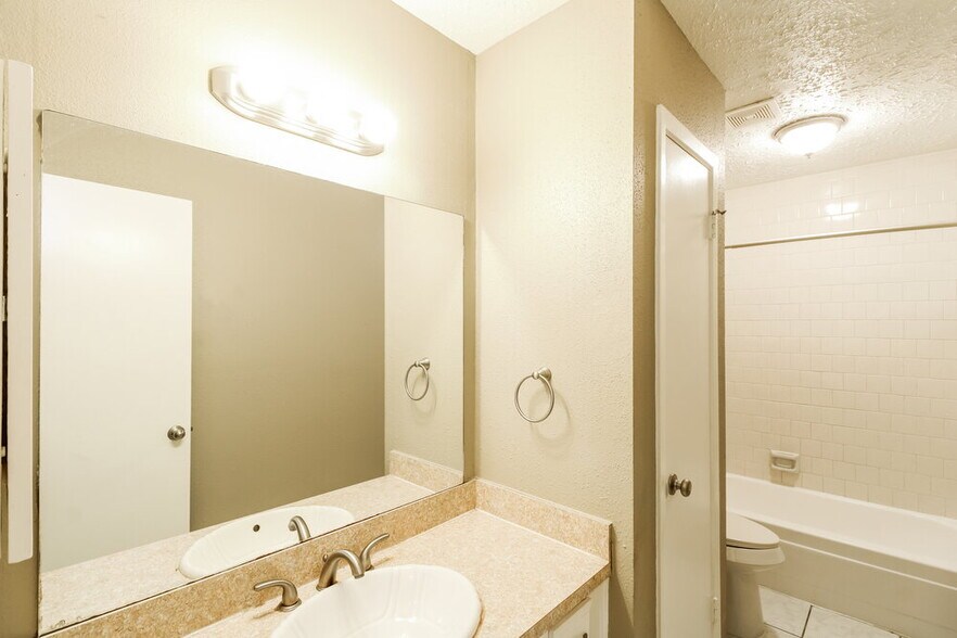 Building Photo - 2535 Goldspring Ln
