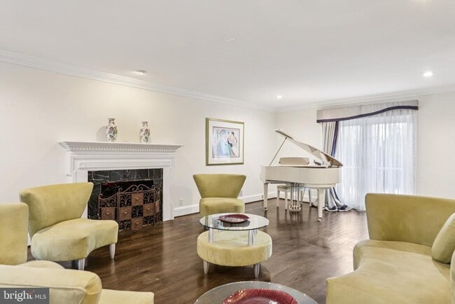 Building Photo - 5301 Goldsboro Rd