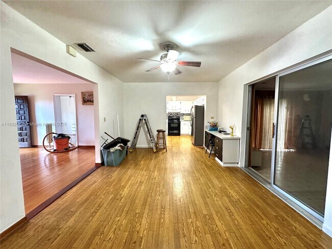 Building Photo - 4005 NW 9th St