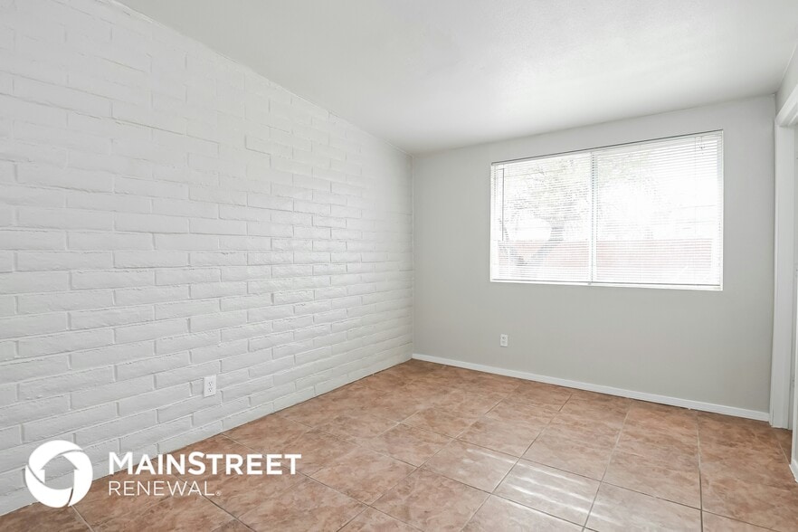 Building Photo - 3434 S Manitoba Ave