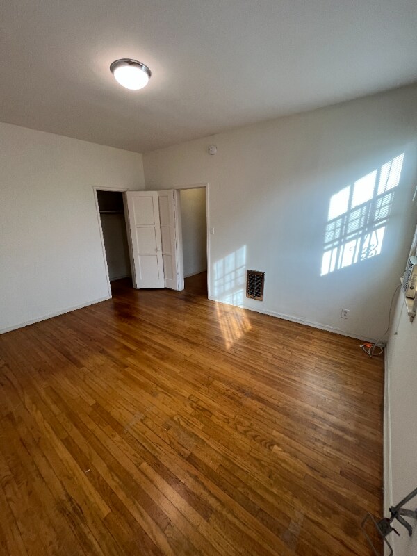 Building Photo - 139 Sweetzer Ave