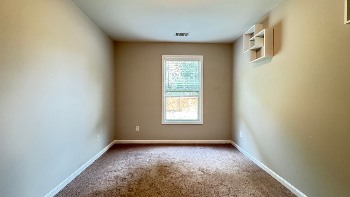 Building Photo - 6190 Elmshorn Way
