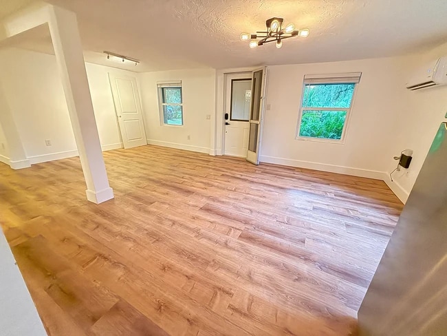 Living/dining areas - 2795 Riverside Dr